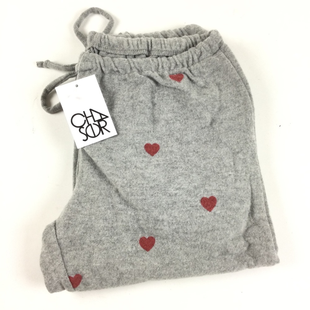 CHASER NWT Tiny Hearts Print Sweatpants Gray Red Size Medium - Picture 2 of 8